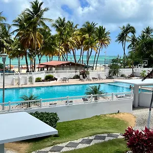 Beachfront Tropical Tantra San Juan